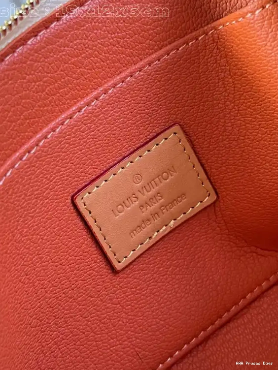 AAA Pruses Bags PM Vuitton Louis Pochette Cosmétique 0516